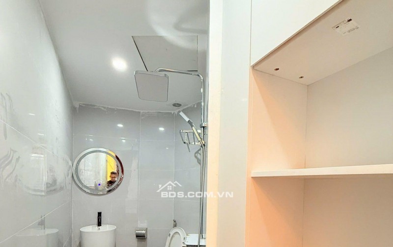 Bán Nhà! Văn Chương. Đống Đa. 27-30m x 4 tầng. Mặt Tiền 5m. Giá bán 7.5 tỷ.